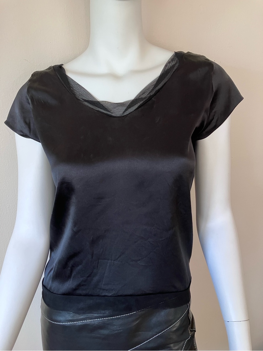 Carolina Herrera Black silk Cap-Sleeve Top with Mesh Trim